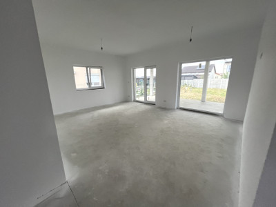 Casa individuala cu 3 camere si teren 640 mp - Mosnita Noua