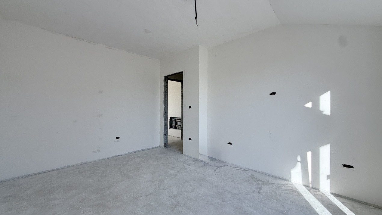 Duplex cu 4 camere despartit prin baie, Mosnita Veche 10, foxfort.ro
