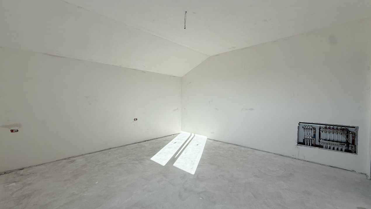 Duplex cu 4 camere despartit prin baie, Mosnita Veche 12, foxfort.ro