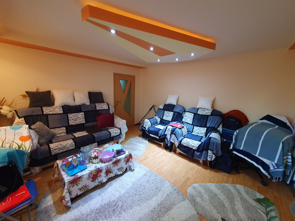Apartament 3 camere, etaj 1, centrala proprie, bloc izolat - Zona Kiriac 3, foxfort.ro