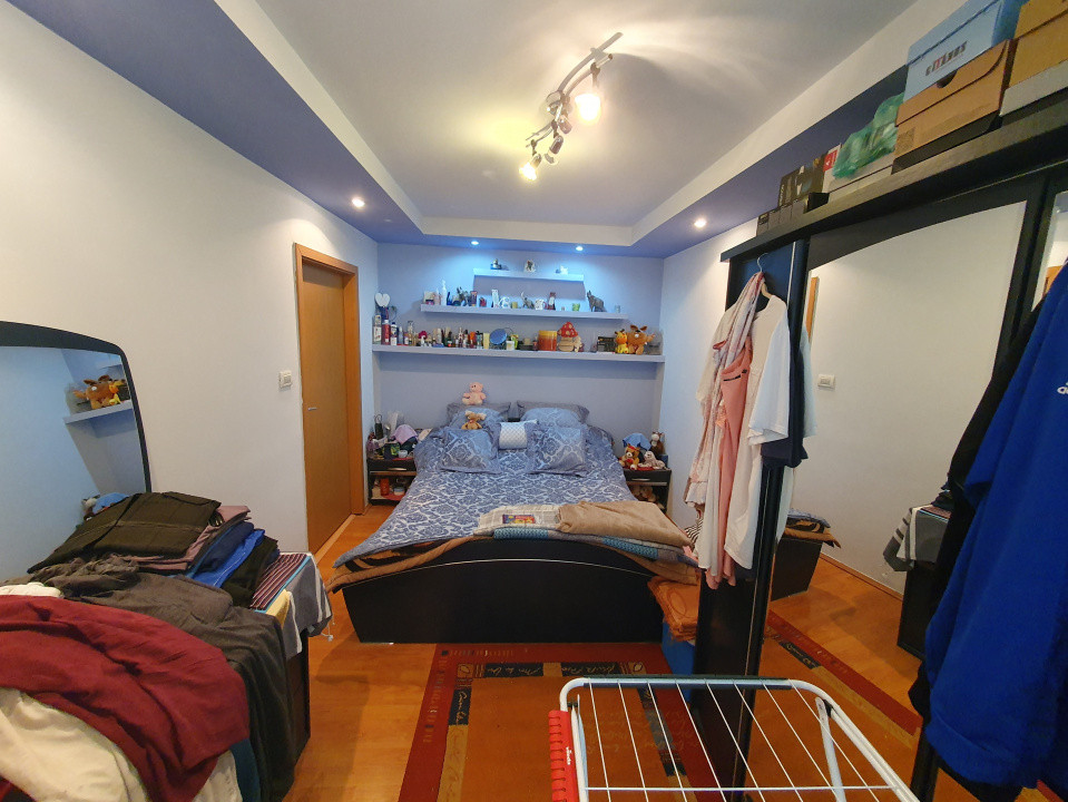 Apartament 3 camere, etaj 1, centrala proprie, bloc izolat - Zona Kiriac 7, foxfort.ro