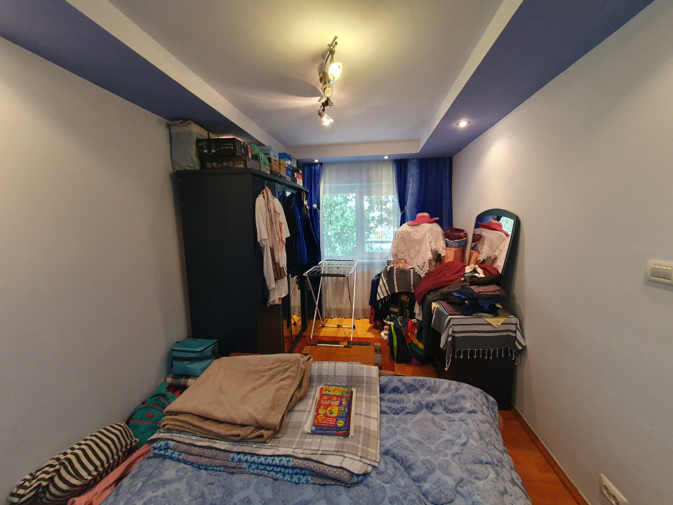 Apartament 3 camere, etaj 1, centrala proprie, bloc izolat - Zona Kiriac 8, foxfort.ro