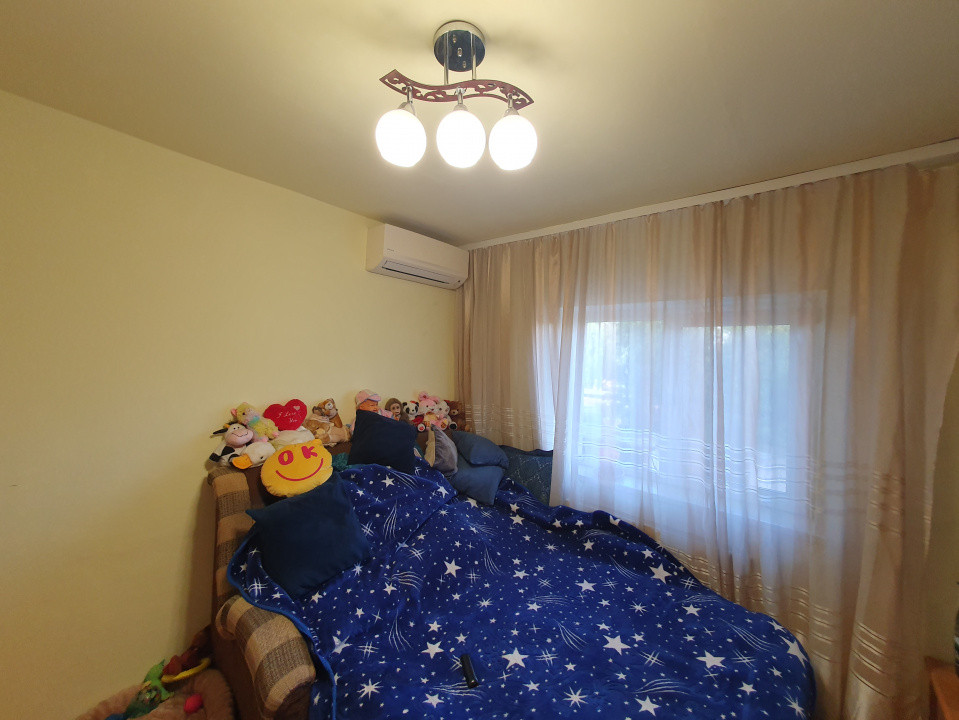 Apartament 3 camere, etaj 1, centrala proprie, bloc izolat - Zona Kiriac 10, foxfort.ro
