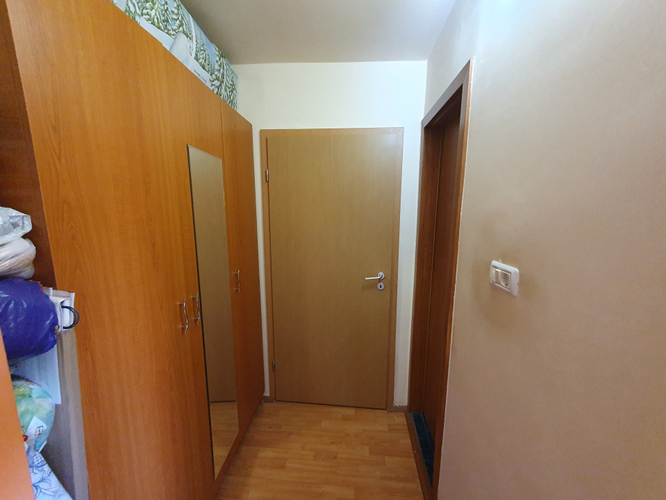 Apartament 3 camere, etaj 1, centrala proprie, bloc izolat - Zona Kiriac 20, foxfort.ro