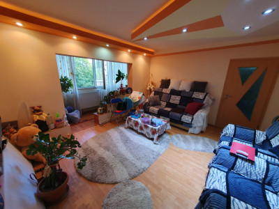 Apartament 3 camere, etaj 1, centrala proprie, bloc izolat - Zona Kiriac imagine mica 4, foxfort.ro