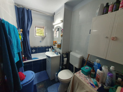 Apartament 3 camere, etaj 1, centrala proprie, bloc izolat - Zona Kiriac imagine mica 16, foxfort.ro