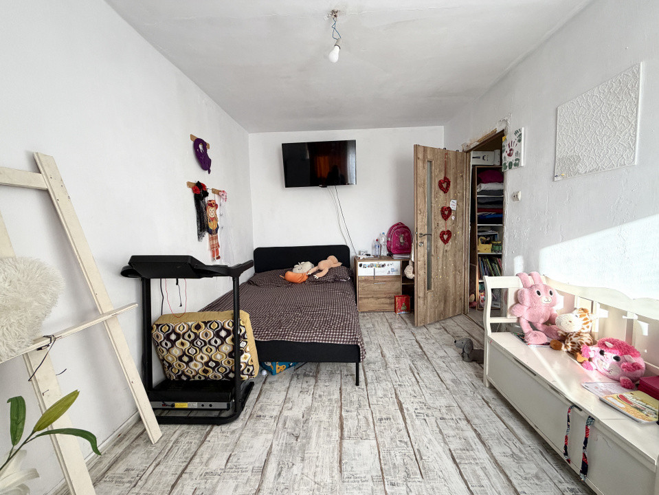 Apartament cu 2 camere - 50 mp, semidecomandat, zona Sagului 8, foxfort.ro