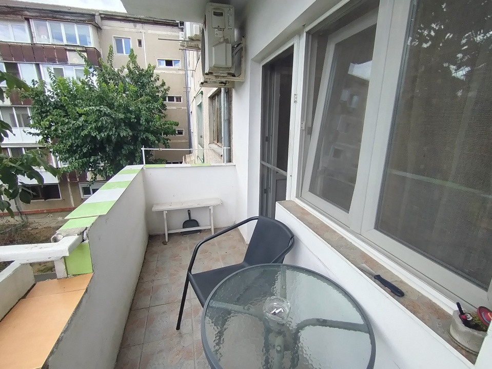 Apartament cu 4 camere de inchiriat in Timisoara, zona Soarelui 7, foxfort.ro