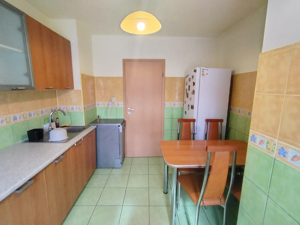 Apartament cu 4 camere de inchiriat in Timisoara, zona Soarelui 8, foxfort.ro