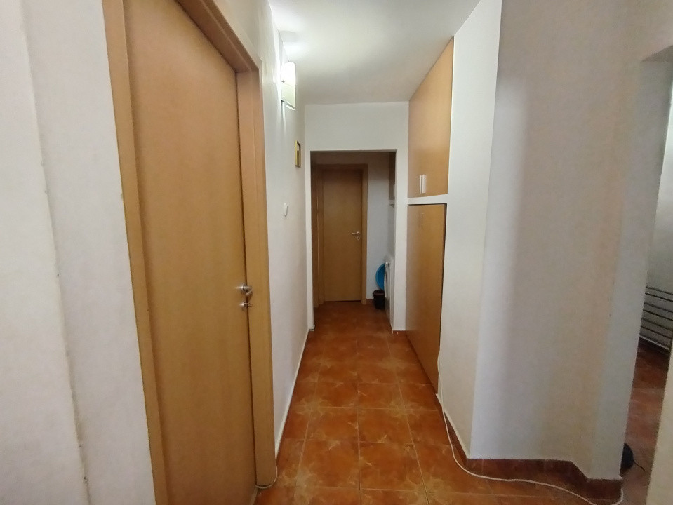 Apartament cu 4 camere de inchiriat in Timisoara, zona Soarelui 17, foxfort.ro
