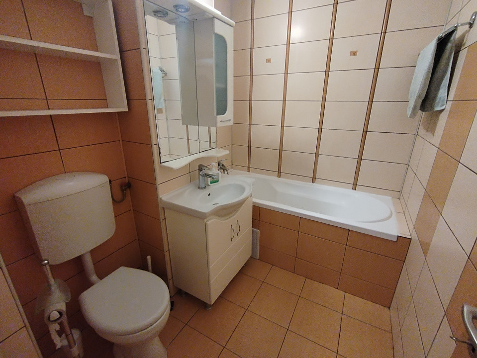 Apartament cu 4 camere de inchiriat in Timisoara, zona Soarelui 22, foxfort.ro