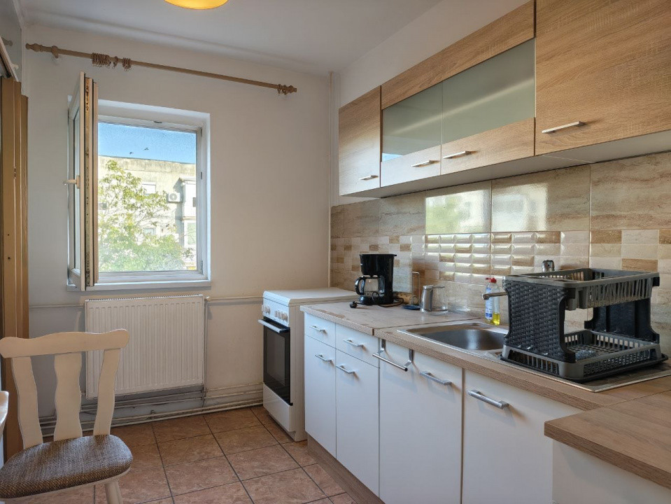 Apartament cu 4 camere 78 mp decomandat | Centrala Proprie | Zona Girocului 1, foxfort.ro