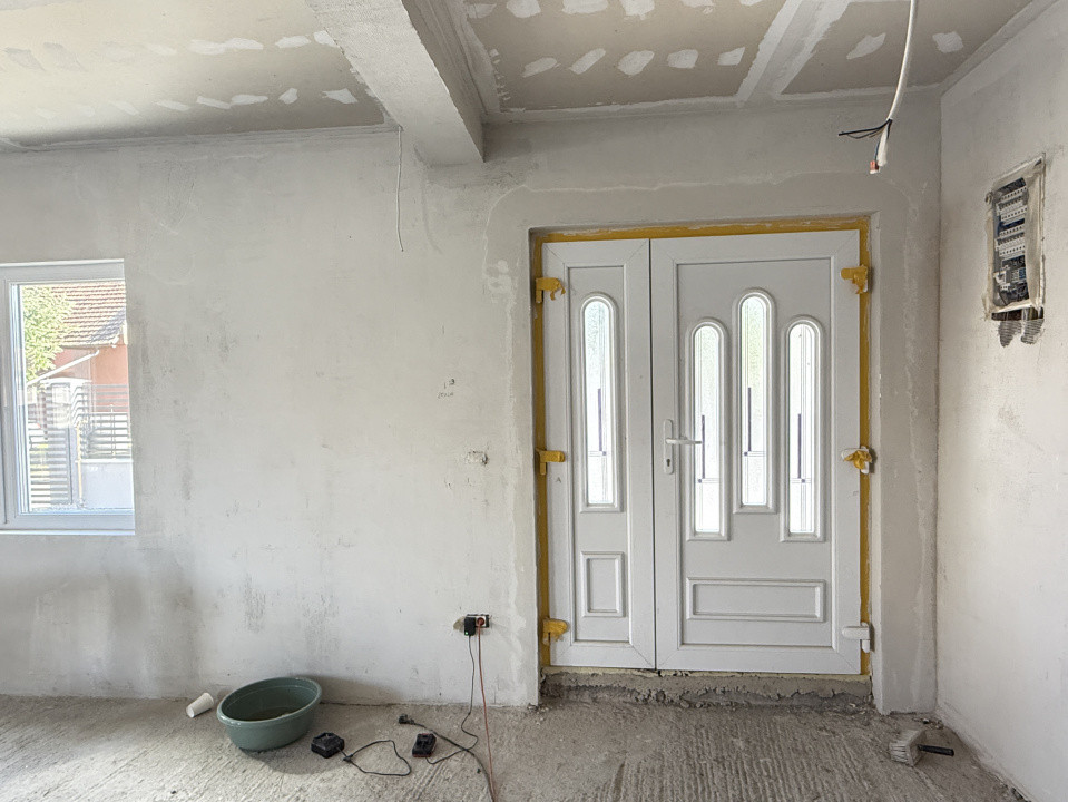 Casa individuala cu 5 camere | 501 mp teren | Toate utilitatile | Sacalaz 9, foxfort.ro