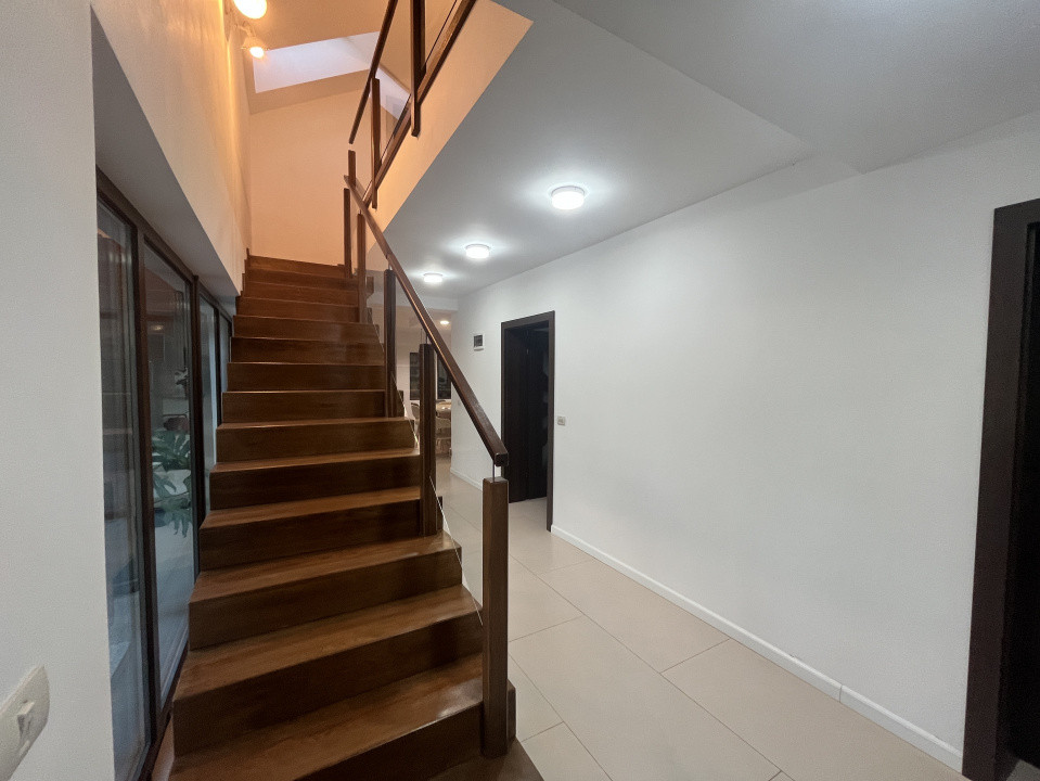 Casa individuala 252 mp utili mobilata si utilata in Mosnita Veche 14, foxfort.ro