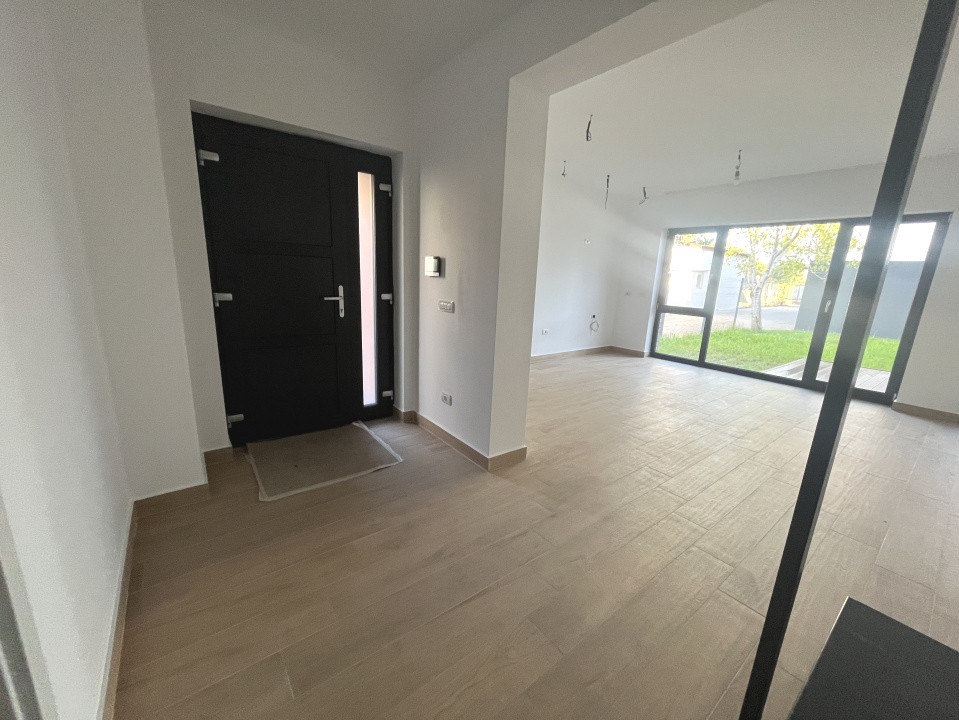 Casa individuala cu 4 camere si teren de 190 mp - zona Buziasului 11, foxfort.ro