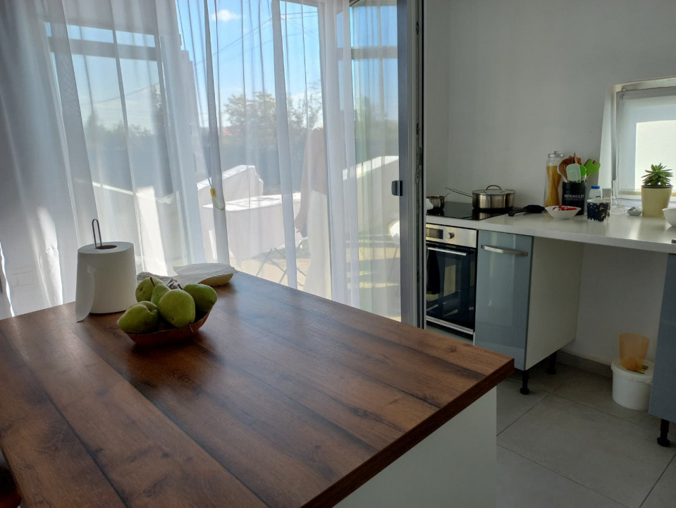 Casa individuala cu 5 camere, garaj si teren de 772 mp - zona Ghiroda 6, foxfort.ro