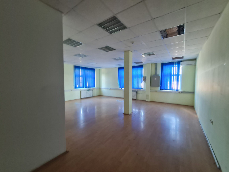 Spatiu generos de inchiriat in Deta, jud. Timis 2, foxfort.ro