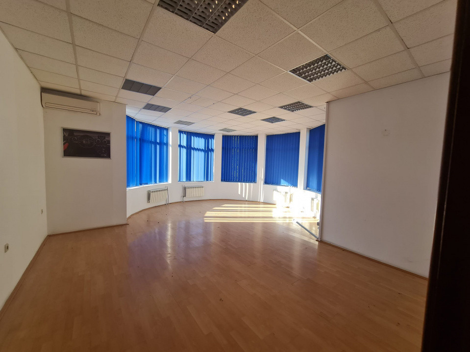 Spatiu generos de inchiriat in Deta, jud. Timis 6, foxfort.ro
