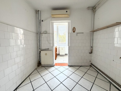 Apartament cu 2 camere nemobilat, centrala proprie - zona Torontalului imagine mica 4, foxfort.ro