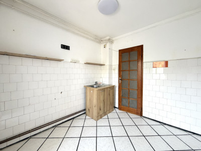 Apartament cu 2 camere nemobilat, centrala proprie - zona Torontalului imagine mica 5, foxfort.ro