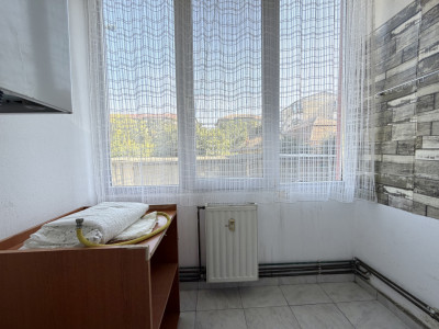 Apartament cu 2 camere nemobilat, centrala proprie - zona Torontalului imagine mica 9, foxfort.ro