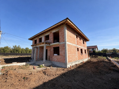 Duplex cu 5 camere, teren 360 mp cu toate utilitatile - Sanandrei