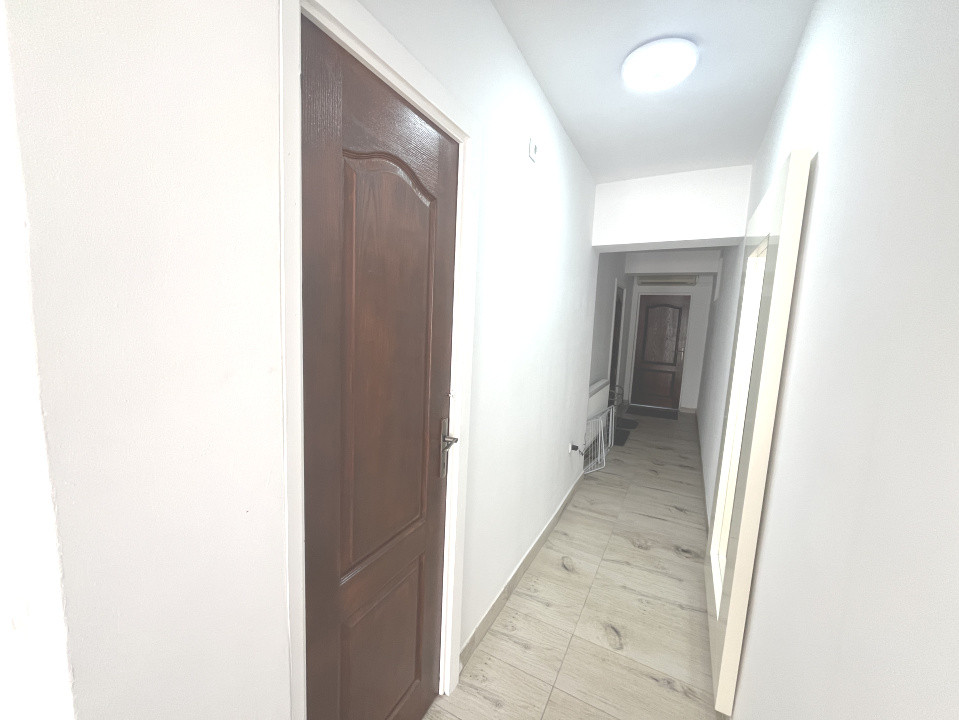 Spatiu comercial cu 4 incaperi, ideal pentru investitie - zona Girocului 8, foxfort.ro