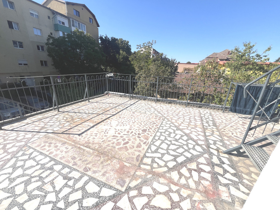 Spatiu comercial cu 4 incaperi, ideal pentru investitie - zona Girocului 9, foxfort.ro