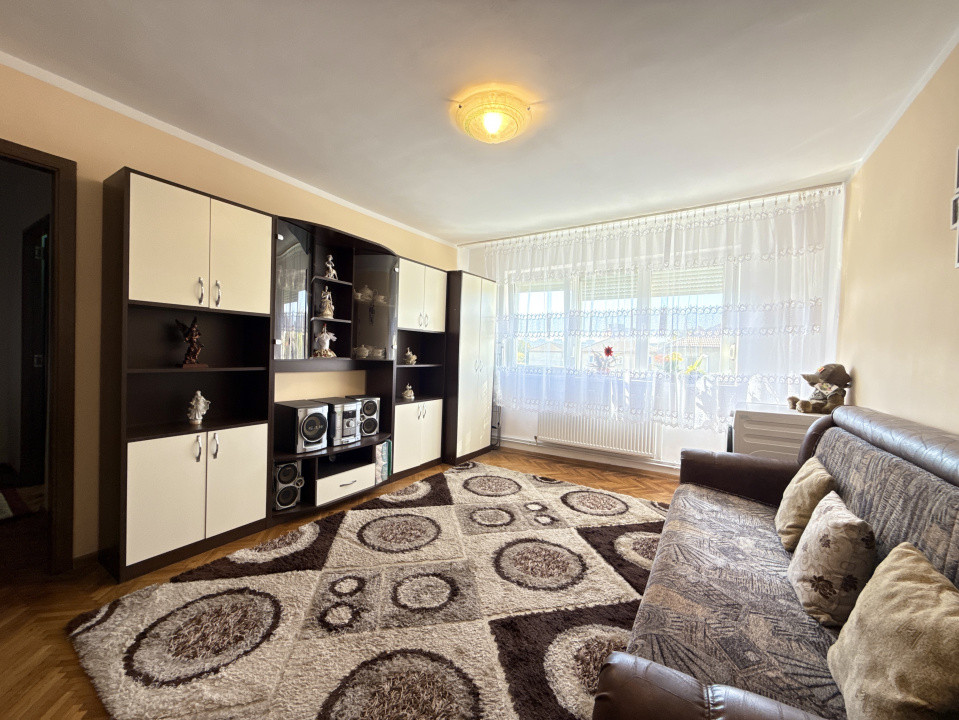 Apartament cu 4 camere | Boxa notata in CF | Bloc anvelopat | Zona Cetatii 17, foxfort.ro