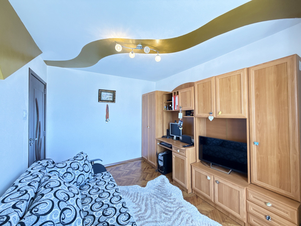Apartament cu 4 camere | Boxa notata in CF | Bloc anvelopat | Zona Cetatii 29, foxfort.ro