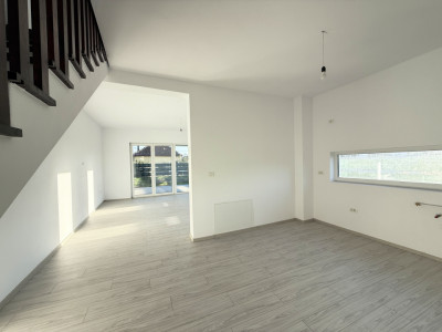 COMISION 0% | Duplex cu 4 camere |124 mp utili | Toate utilitatile | Sacalaz imagine mica 4, foxfort.ro