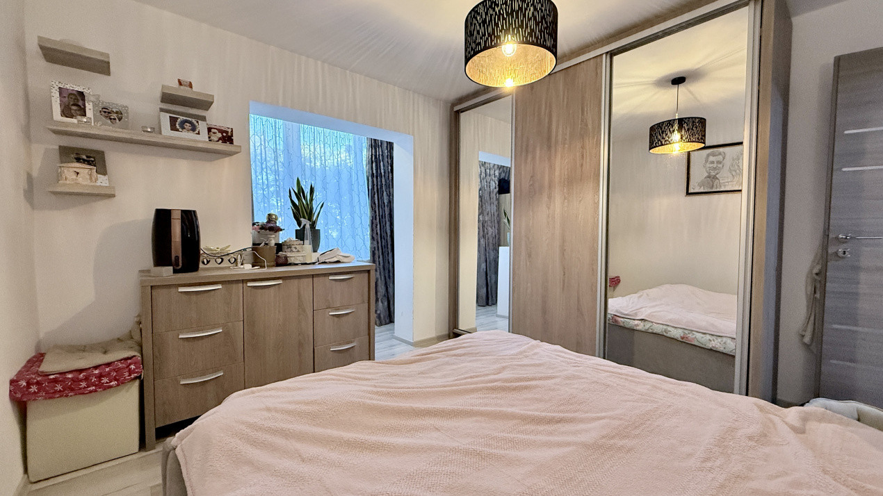 Apartament de inchiriat cu 3 camere, etaj 2 - Lipovei 7, foxfort.ro