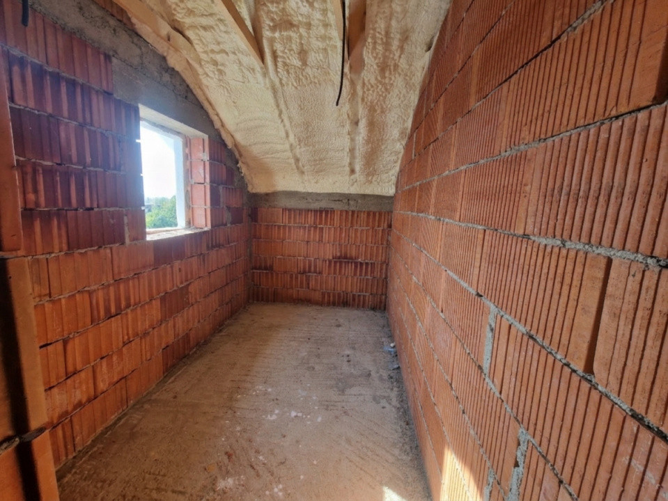 Duplex de vanzare 4 camere si teren de 333 mp - zona Lidl Drumul Boilor 2, foxfort.ro