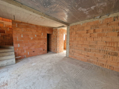 Duplex de vanzare 4 camere si teren de 333 mp - zona Lidl Drumul Boilor