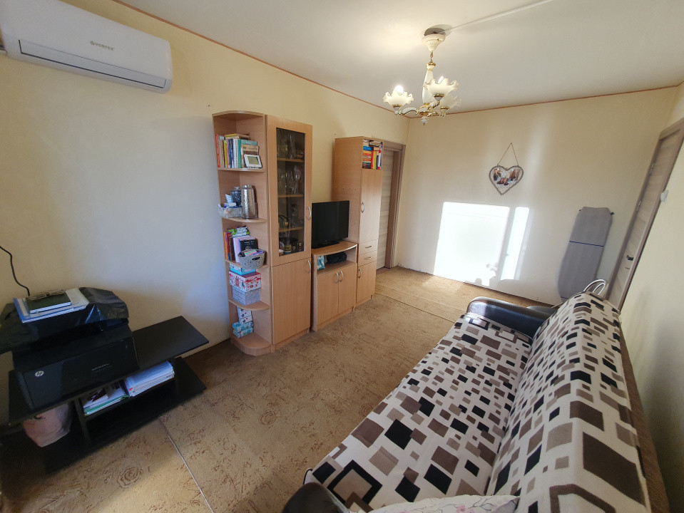 Apartament 2 camere, etaj 2, centrala proprie - Zona Steaua 4, foxfort.ro