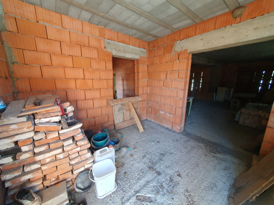 Casa individuala la rosu, intabulata - Uliuc - Sacosu Turcesc 5, foxfort.ro