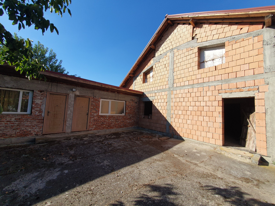 Casa individuala la rosu, intabulata - Uliuc - Sacosu Turcesc 11, foxfort.ro