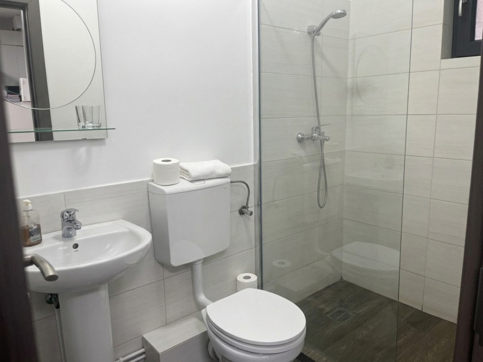 COMISION 0 % Spatiu comercial cu 8 incaperi de inchiriat - Mosnita Noua 8, foxfort.ro