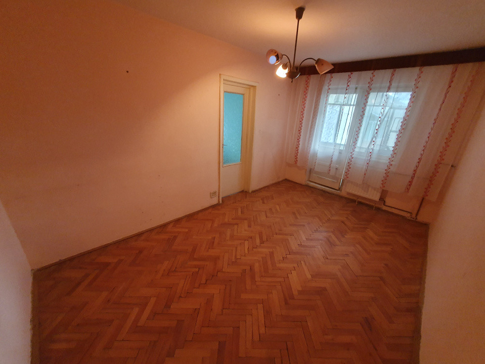 Apartament 2 camere, etaj 4, bloc izolat, acoperis - Zona Girocului 1, foxfort.ro