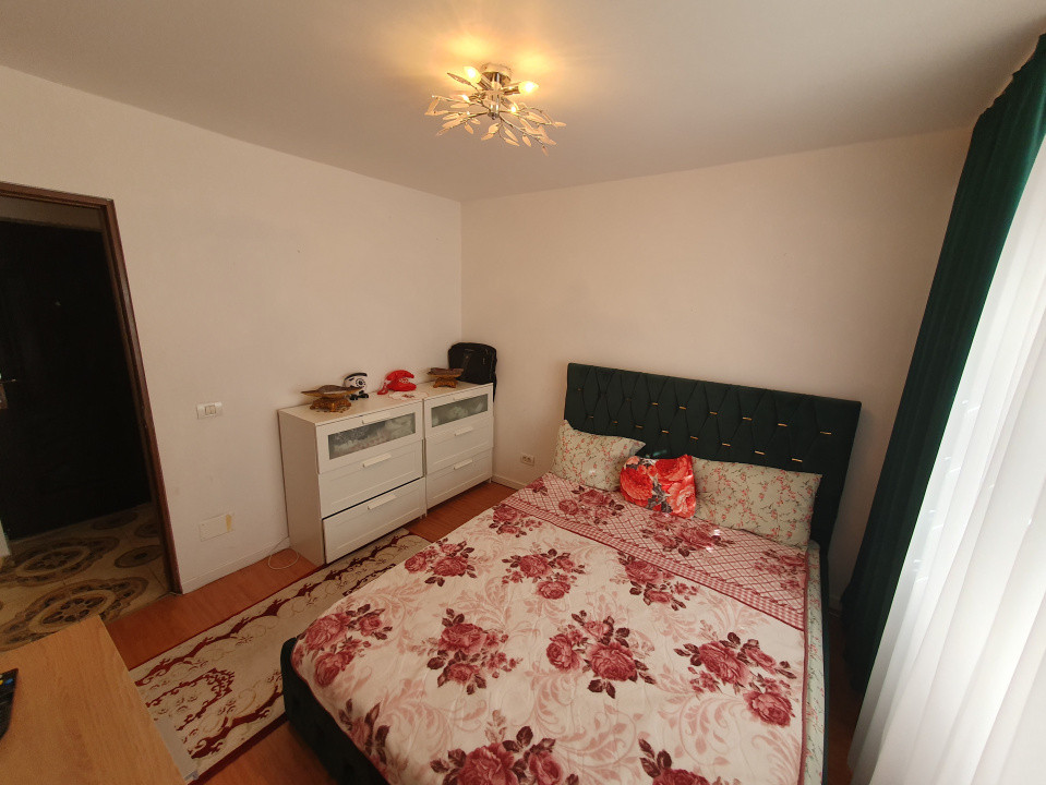 Apartament 3 camere, etaj 2, bloc izolat, - Zona Girocului 12, foxfort.ro