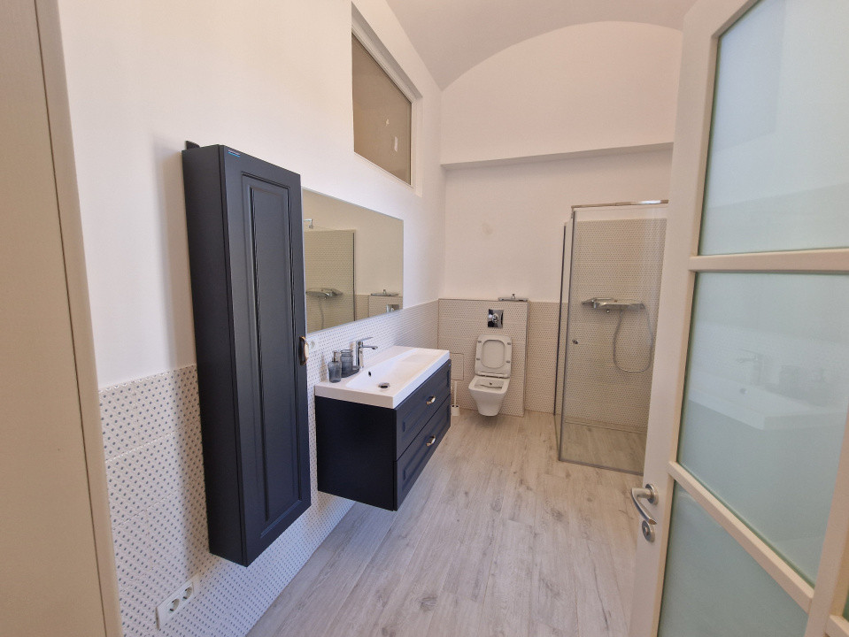 Apartament cu 3 camere de inchiriat in Piata Libertatii 7, foxfort.ro