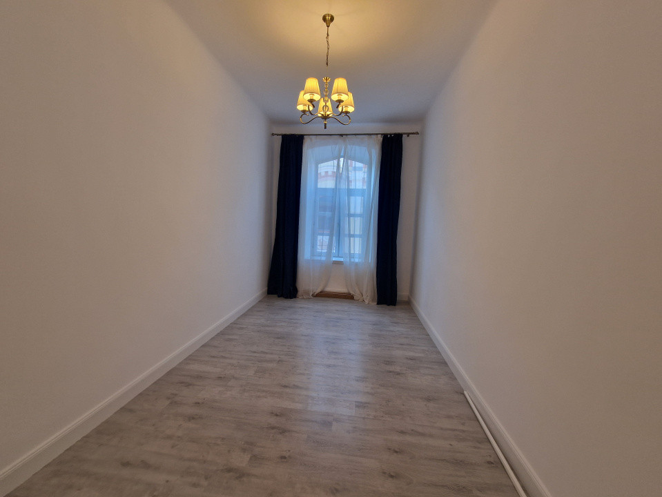 Apartament cu 3 camere de inchiriat in Piata Libertatii 8, foxfort.ro