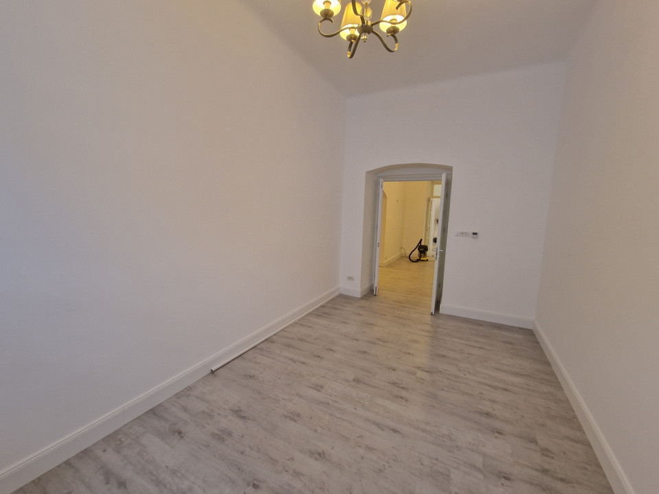 Apartament cu 3 camere de inchiriat in Piata Libertatii 11, foxfort.ro