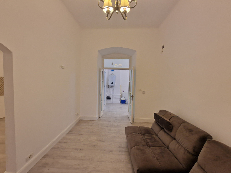 Apartament cu 3 camere de inchiriat in Piata Libertatii 12, foxfort.ro