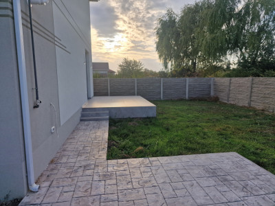 Duplex cu 4 camere de vanzare in Utvin 