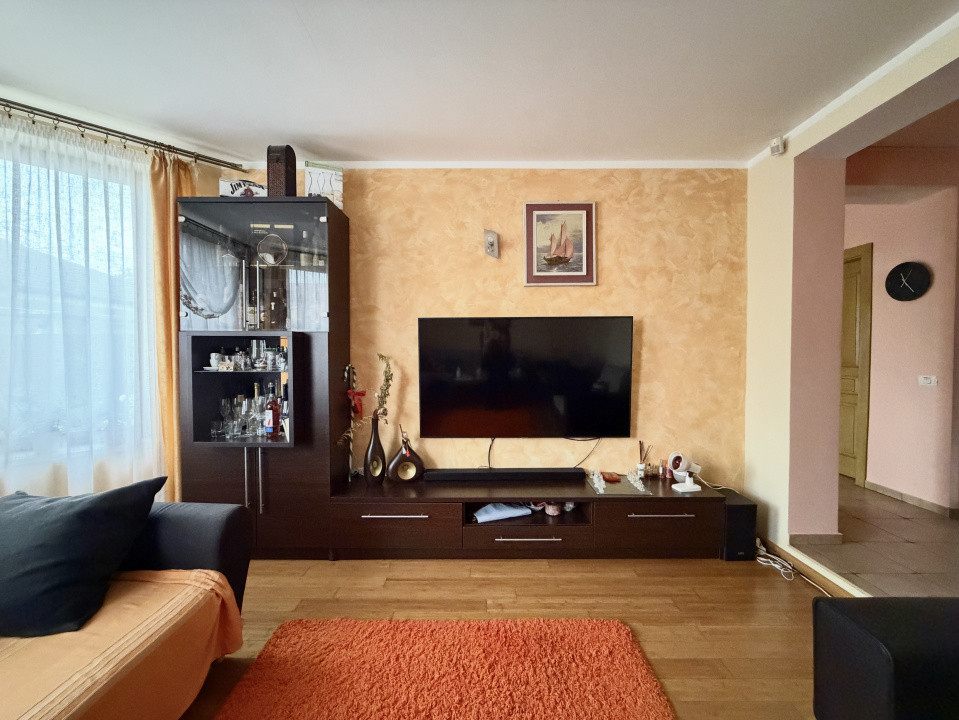 Casa individuala cu 5 camere, teren 655 mp cu toate utilitatile - Sanandrei 4, foxfort.ro