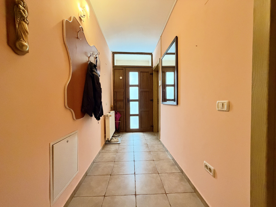 Casa individuala cu 5 camere, teren 655 mp cu toate utilitatile - Sanandrei 20, foxfort.ro