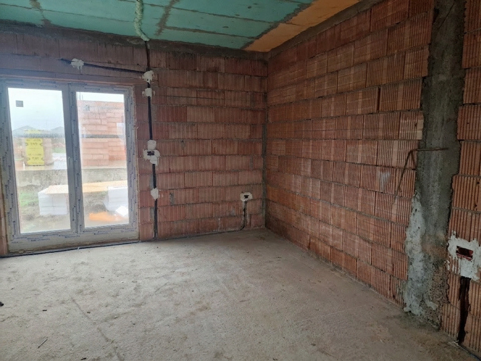 Duplex de vanzare cu 3 camere, zona Drumul Manastirii 6, foxfort.ro