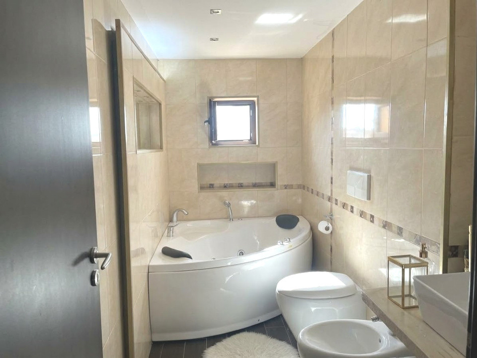 Comision 0% - Apartament cu 4 camere de vanzare - Lugoj 5, foxfort.ro