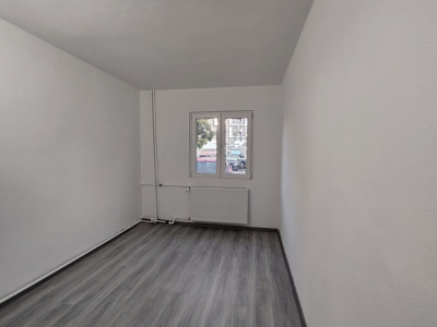 Garsoniera proaspa renovata Arad - V10499